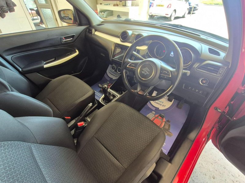 SUZUKI SWIFT