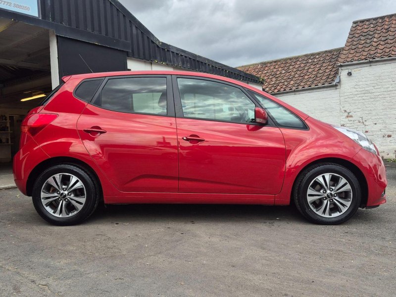 KIA VENGA